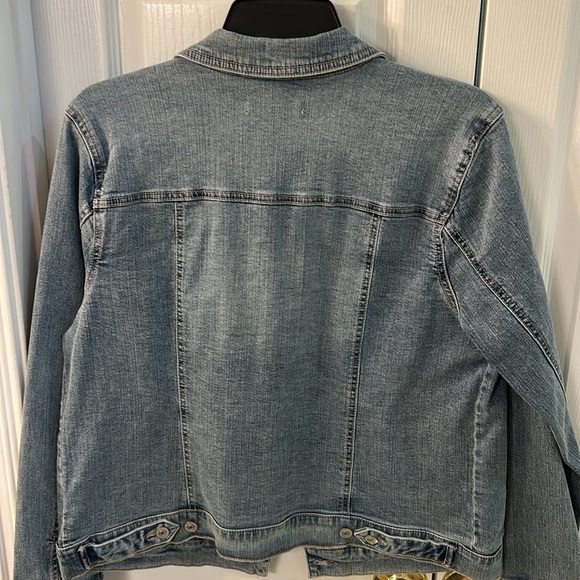NWT New Directions Women's Distressed Denim Jacket SZ M - Picture 4 of 6
